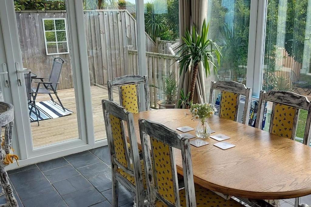 Sea Crest, Beautiful Home In Tenby With Sea Views Exterior photo